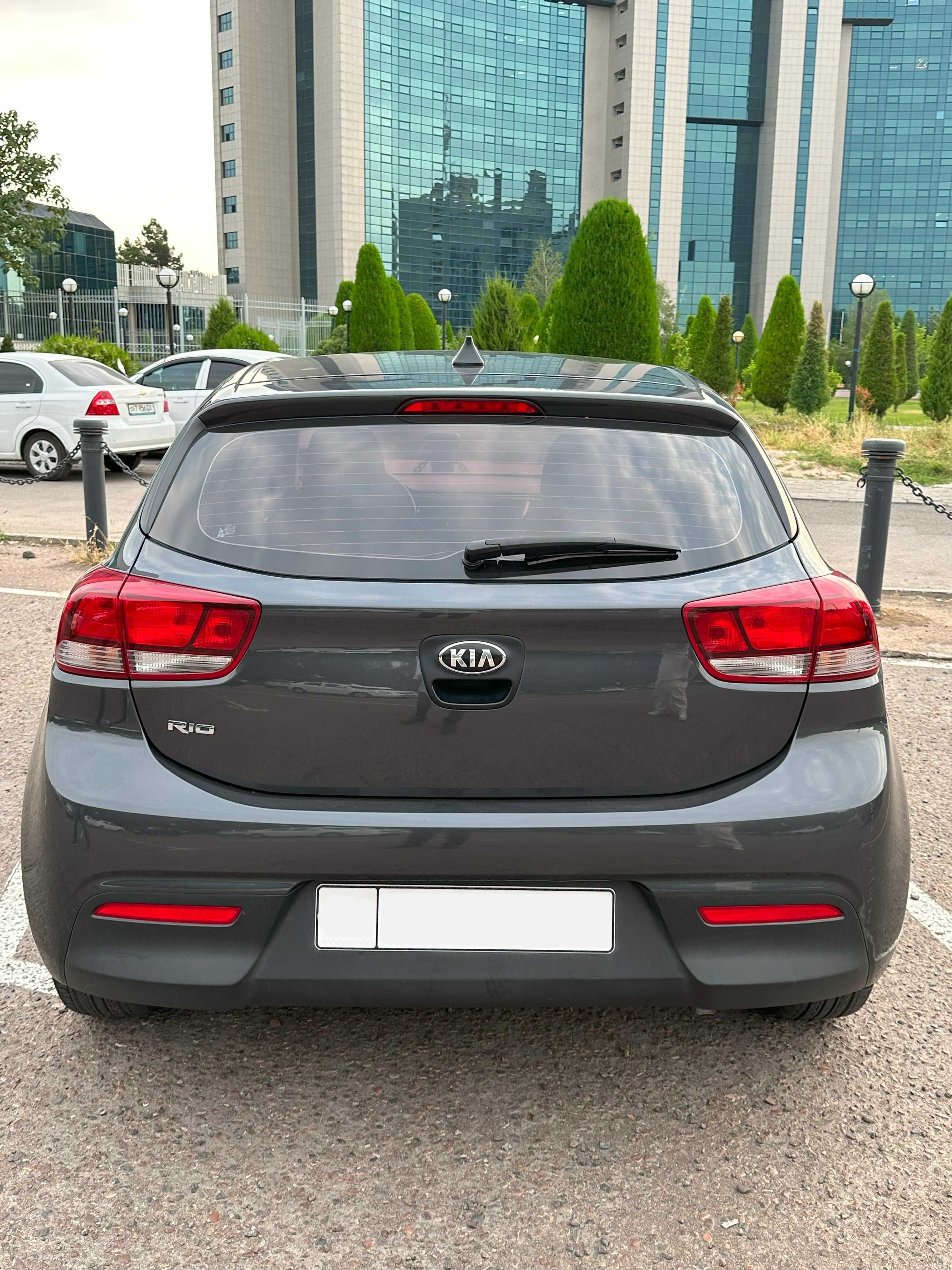Продается Kia Rio 2018г ( 127 тыс пробег) Цвет Мокрый Асфальт