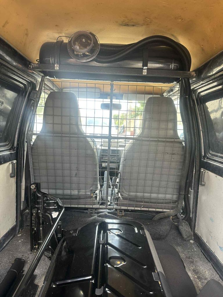 ПРОДАВАМ piaggio porter бус