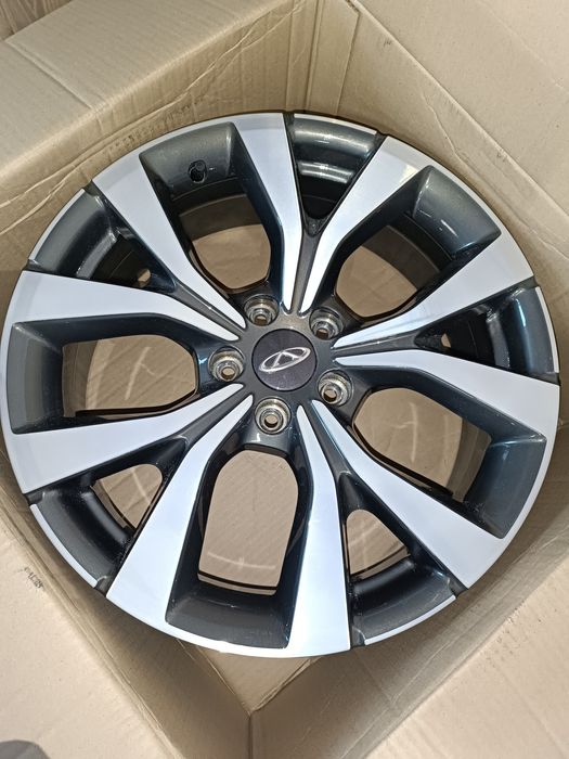 Продам комплект дисков R18 Chery r18