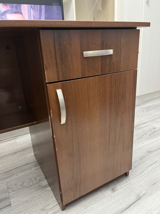 Продам компьютерный  стол