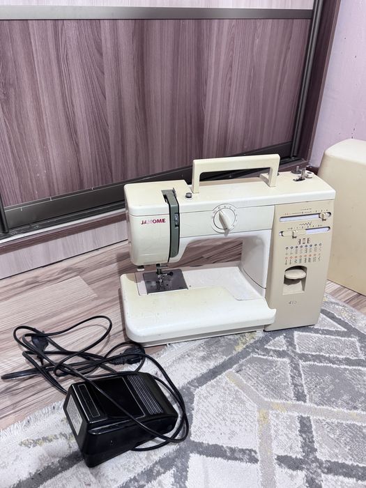 Швейная машинка JANOME б/у