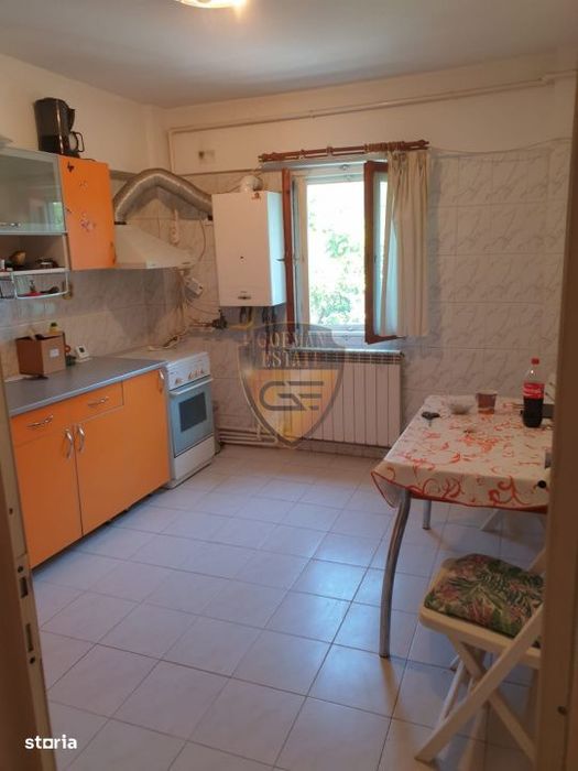 Vanzare apartament 3 camere Constanta , Faleza Nord , centrala gaze, d