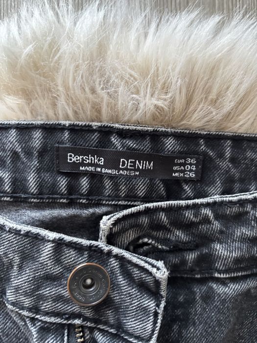 Mom дънки bershka