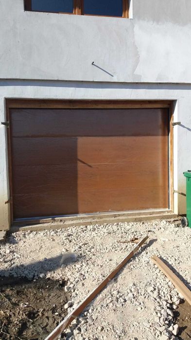 Uși de garaj rezidențiale