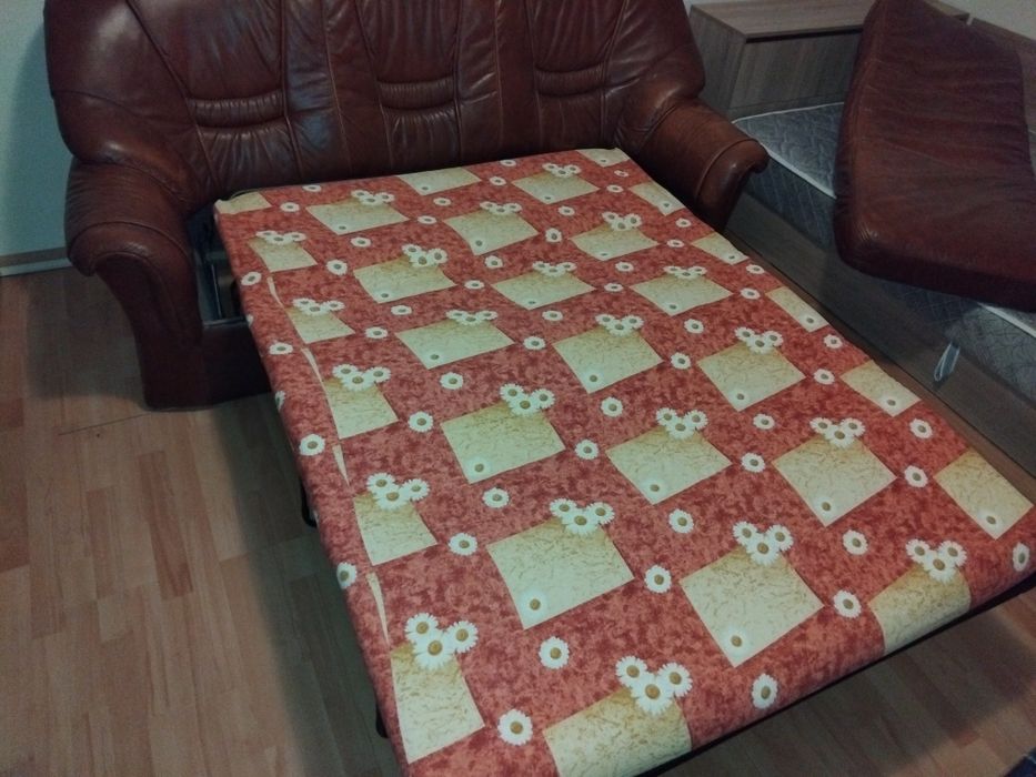 Кожен диван тройка