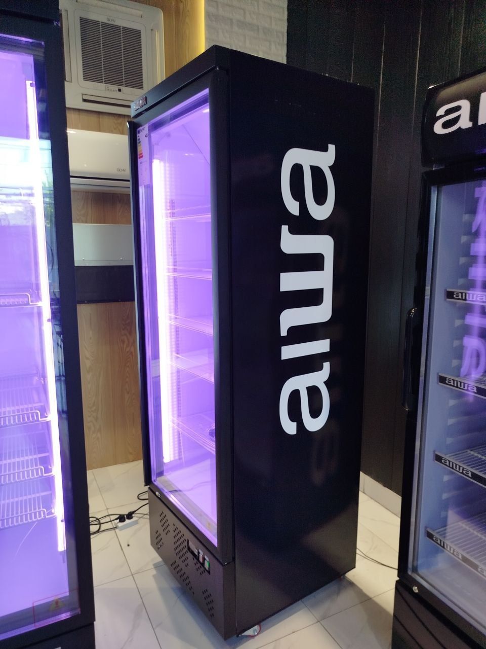 Витриння морозилка 470л aiwa