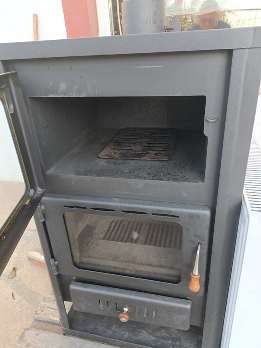 Vand termosemineu 16 kw aproape nou.