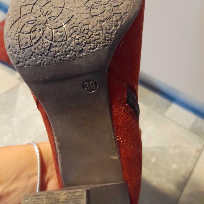 Ботуши 3 чифта номер 39 всеки по 10лв.