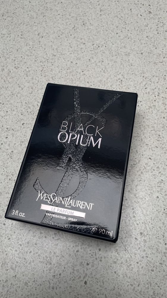 Black opium parfum YSL