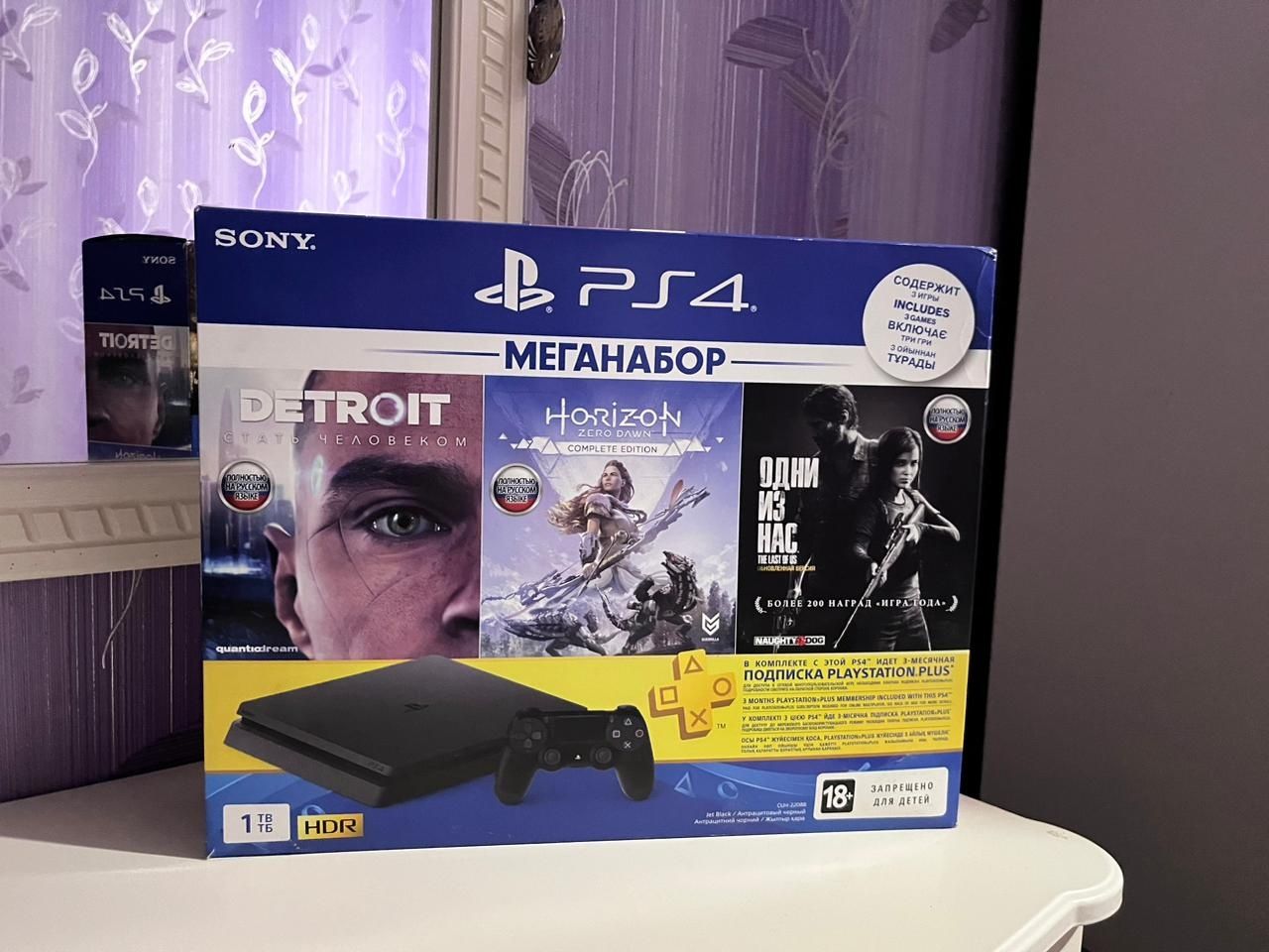 Продам ps4 в отличном состояний