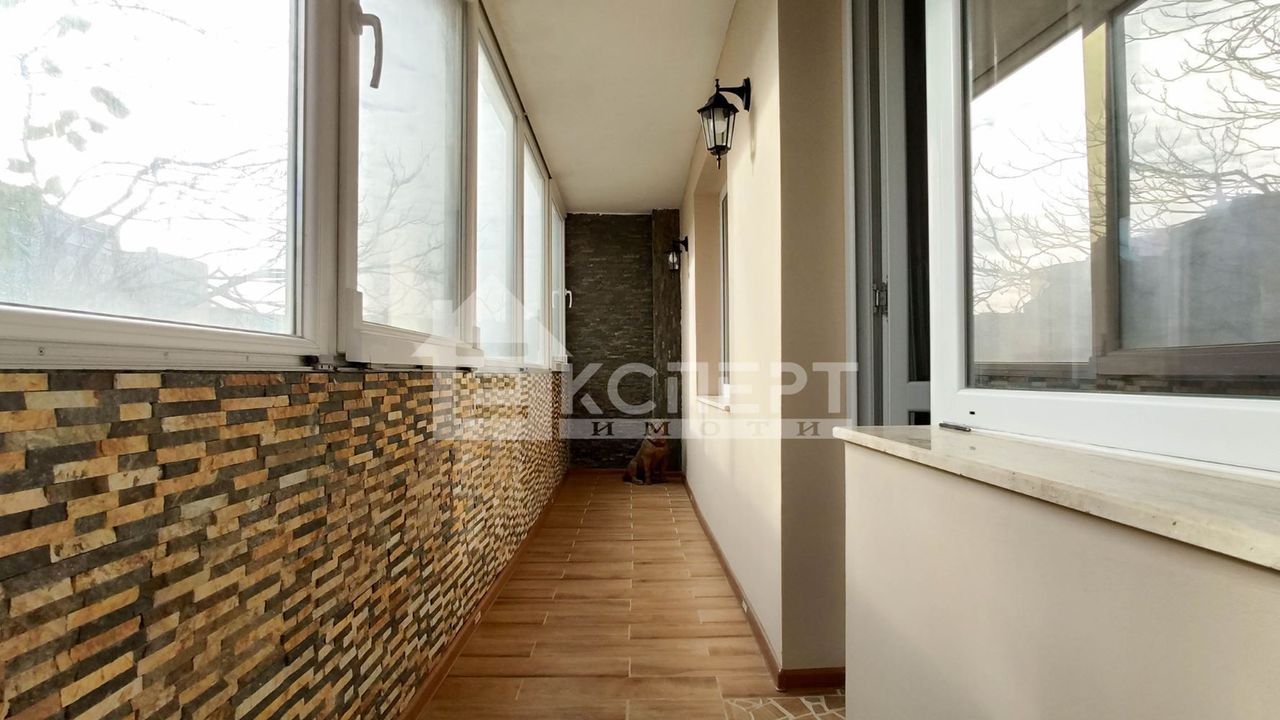 Продава се Тристаен апартамент в Пловдив, Кючук Париж - 82 кв.м за 1891 €/кв.м - Снимка #3