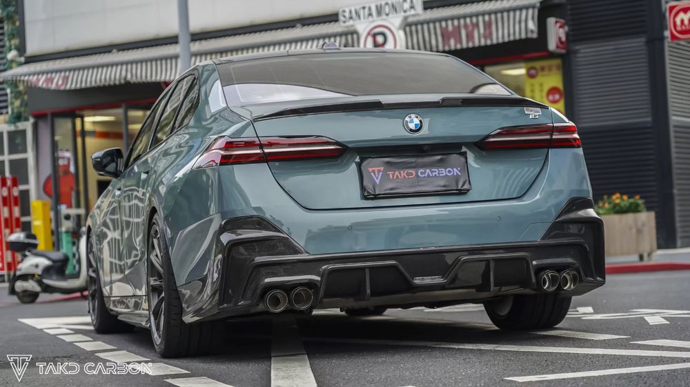 Eleron Lip pleoapa Portbagaj Luneta BMW G60 seria 5 2024+