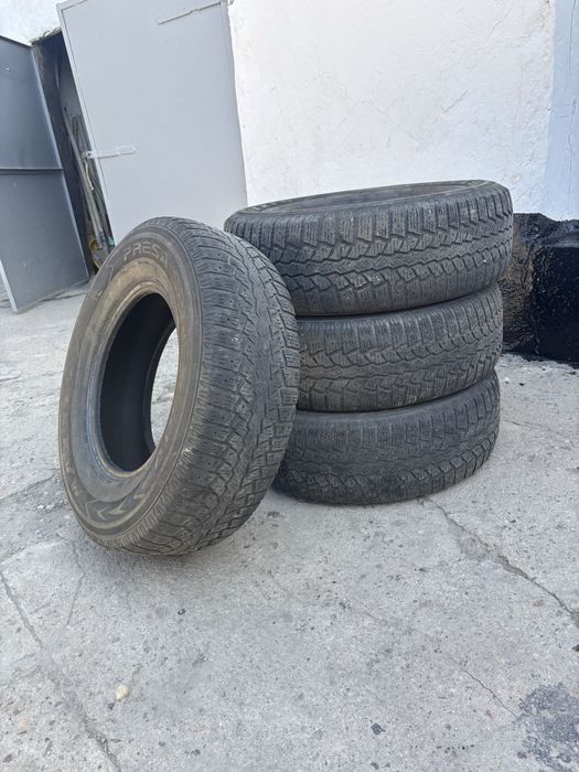 Продам комплект резины