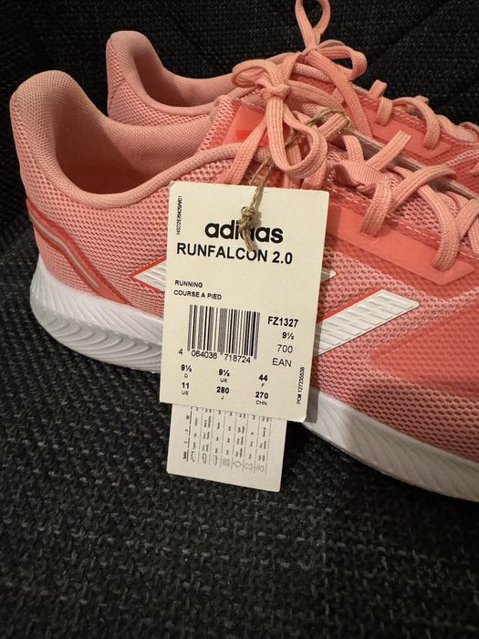 Оригинални маратонки на adidas