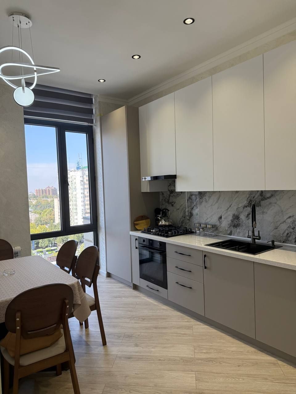 Продается 3х ком квартира, ЖК Мухташам, ор-р: мест. Финансов, 80 м²
