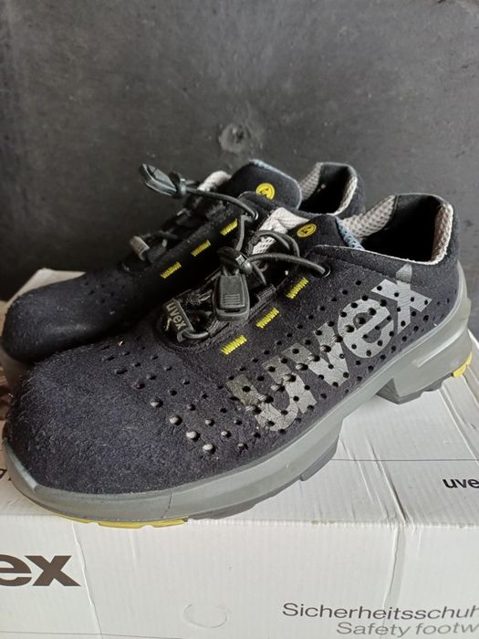 Vând pantofii de  protecție Uvex Esd 37 mârime