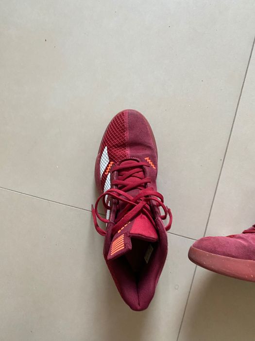 URGENT adidas culoare rosu,talpa foam,baschet,300 lei URGENT