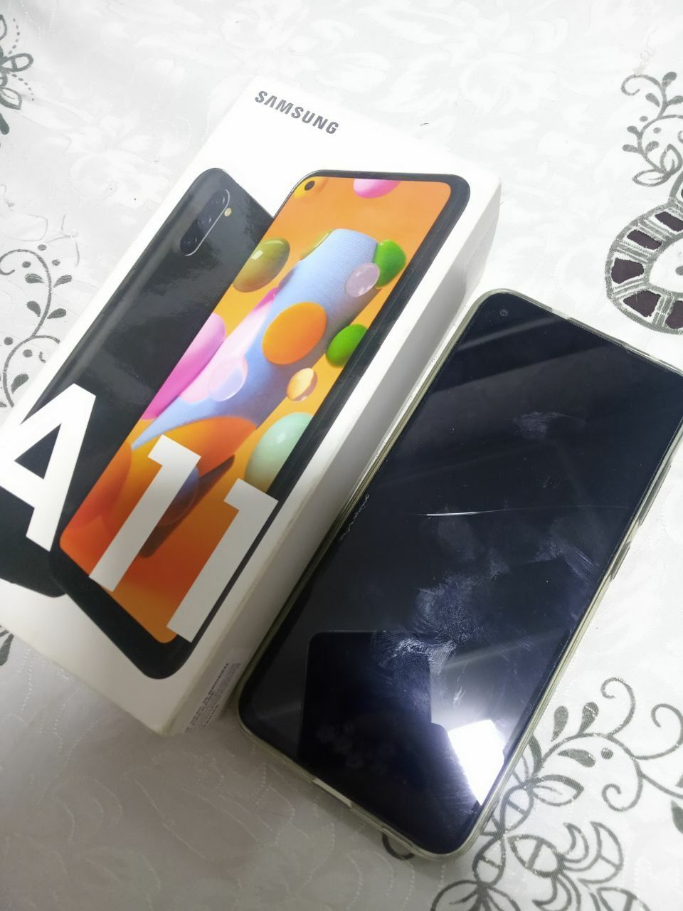 Samsung A11 sotiladi yoki obmen