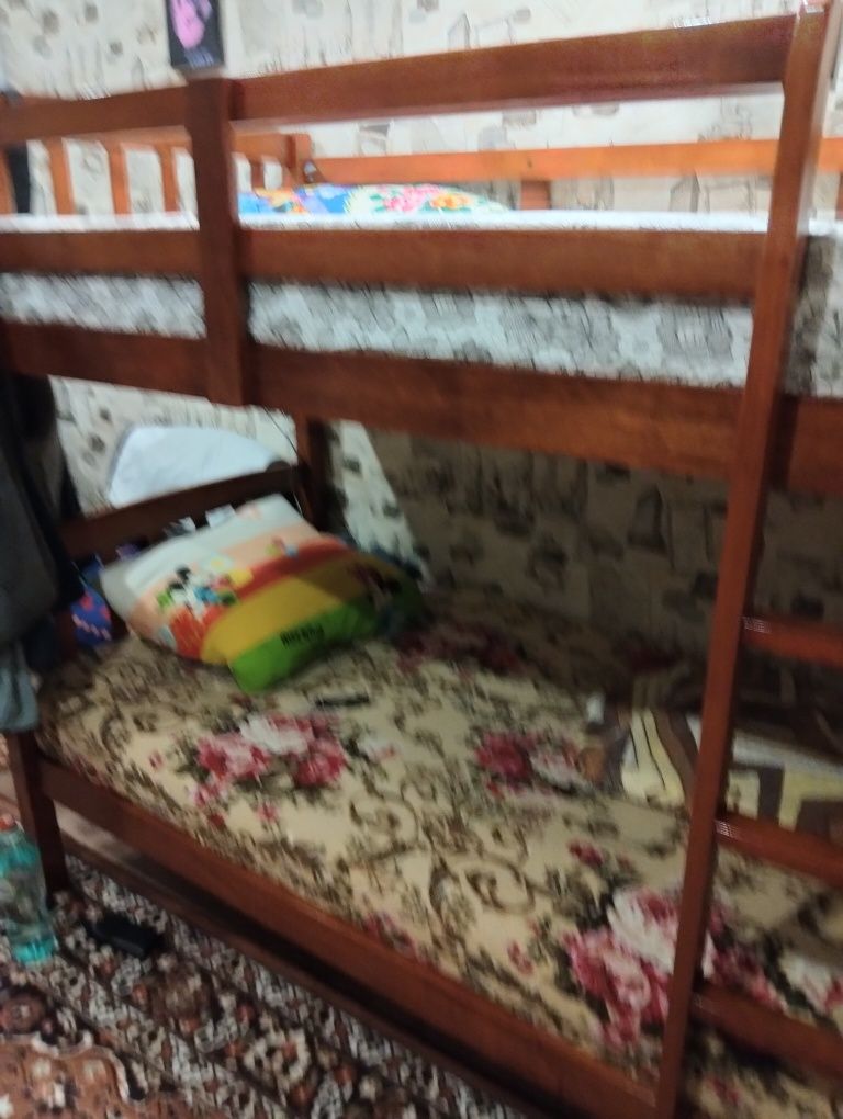 Продам подростковую двухъярусную кровать