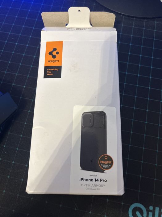 Husa iphone 14 Pro Spigen