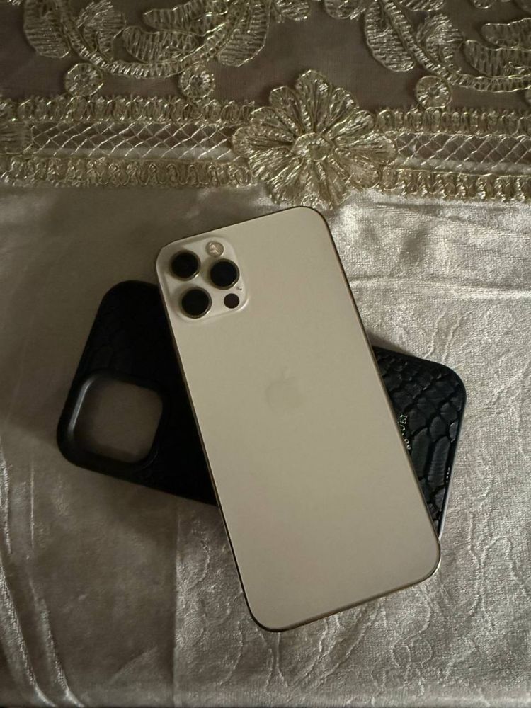 Iphone 12 pro gold