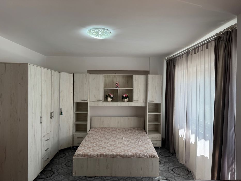Apartament cu o camera pentru inchiriat
