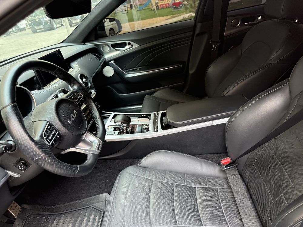 Kia stinger kraska toza