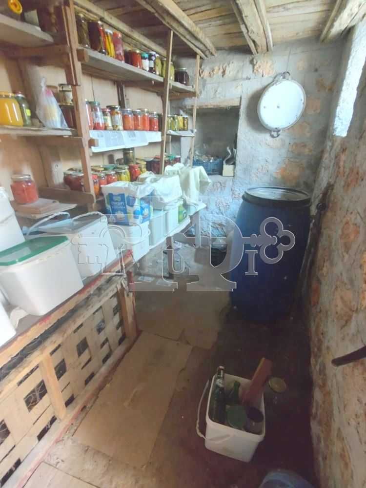 Ген. Тошево,две къщи близнак в общ двор за две самостоятелни семейства