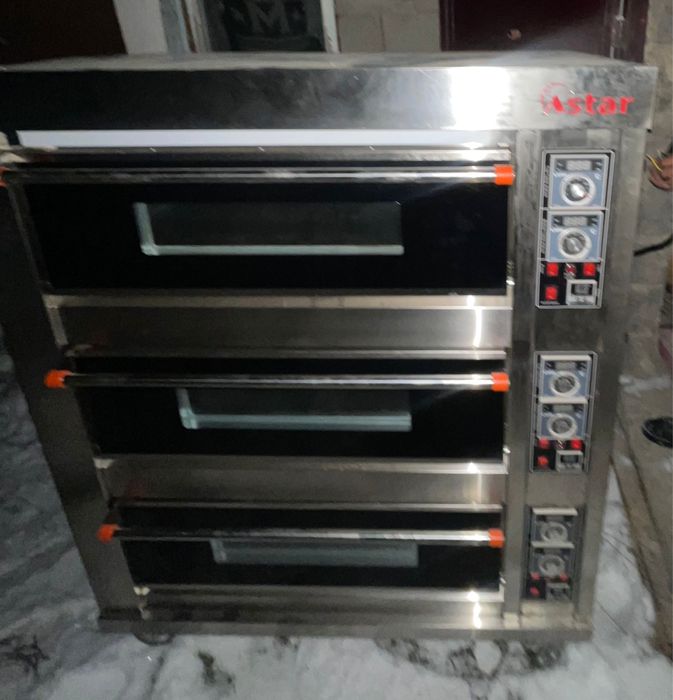 Жаррынный шкаф новый почти