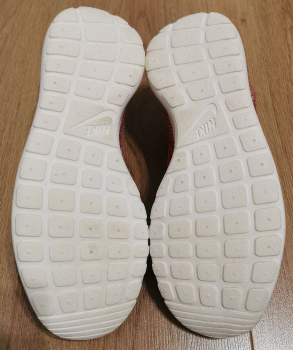 Adidas Nike Roshe One Winter University Red/Sail 39 stare foarte buna