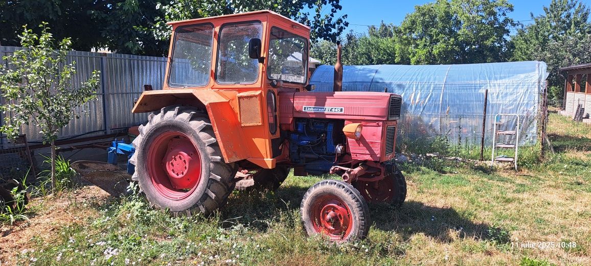 Tractor L445 + utilaje aferente