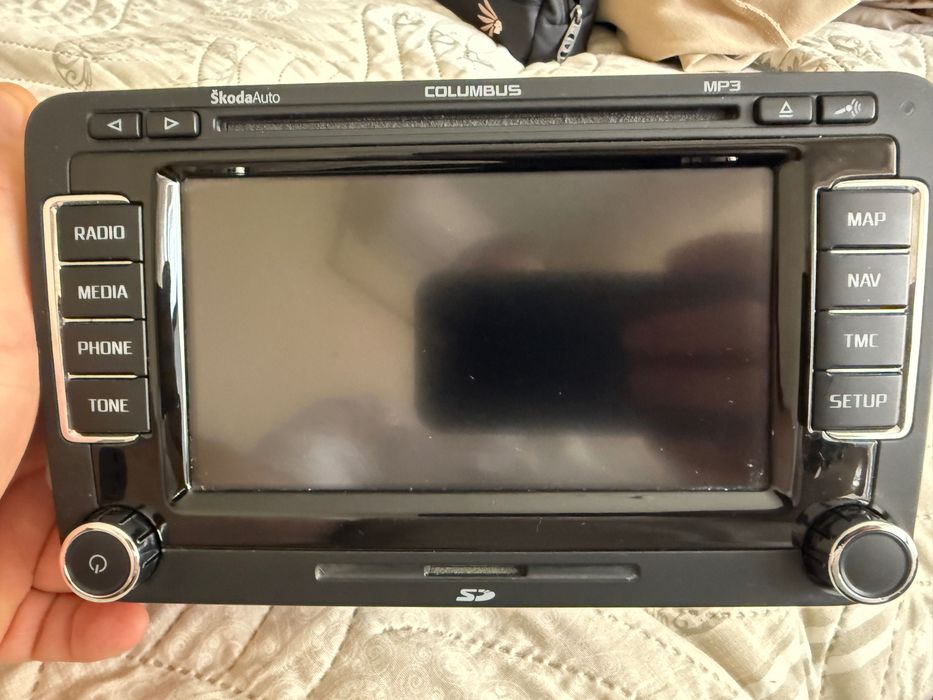 Продавам оригинална Мултимедия за Шкода Октавия