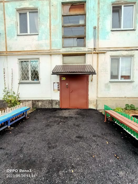 Продаю,  меняю двухкомнатную квартиру на две комнаты в общежитии. Ма