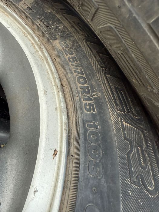 Джанти с гуми за Land Rover R15