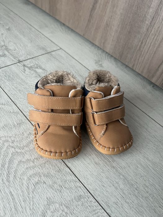 Ghete bebe marime 19
