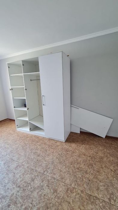 Продаётся Шкаф в хорошем состоянии