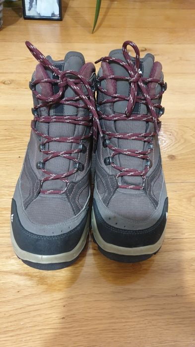 Ghete de munte, impermeabile, Quechua, marimea 41. Stare foarte buna