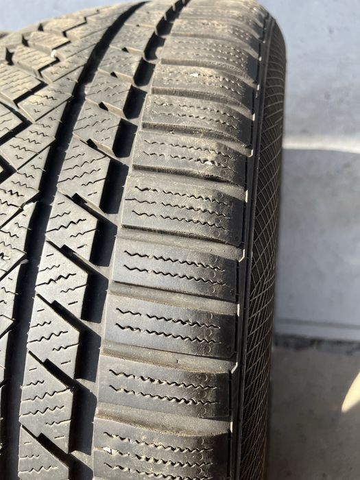 2 бр. зимни гуми 235/45/18 Continental 6 mm DOT 3518