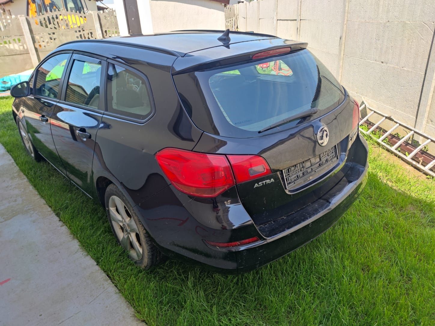 Dezmembrez Opel Astra J 1.7 A17DTR Euro 5