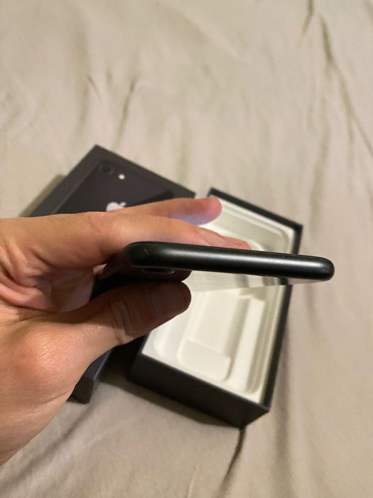 IPhone 8 64GB  Много запазен
