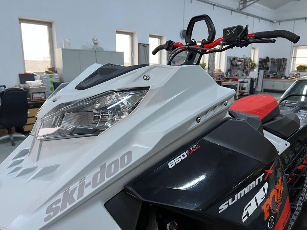 Snowmobil skidoo expert 850 turbo 2021