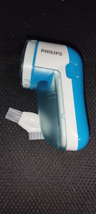 *NOU Aparat de curățat scame Philips GC026/00, 8800 rotatii/min, Alb/A