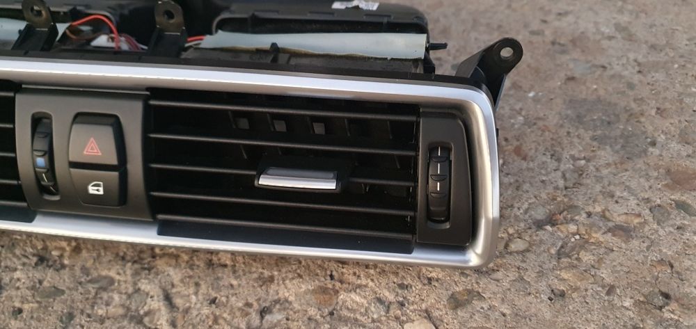 Grila de Aer Bord Centru BMW F07 GT Europa