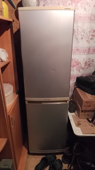 Продам холодильник