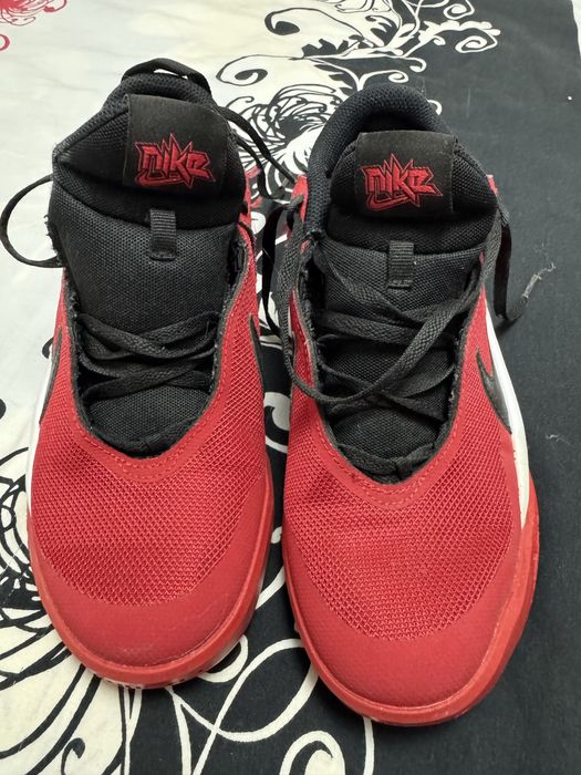 Nike  nr. 37,5 rosii