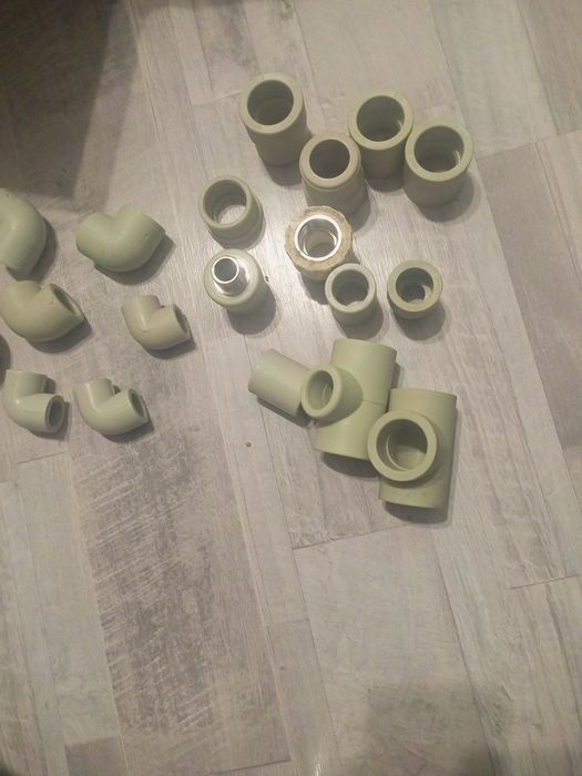 Муфты пластиковые,сгоны,полууголки,фитинги,уголки для утюжных работ