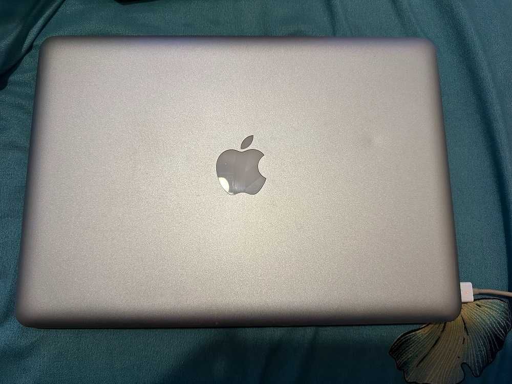 Macbook A1278 Early 2011 / i7 / 16GB RAM/ 500GB SSD