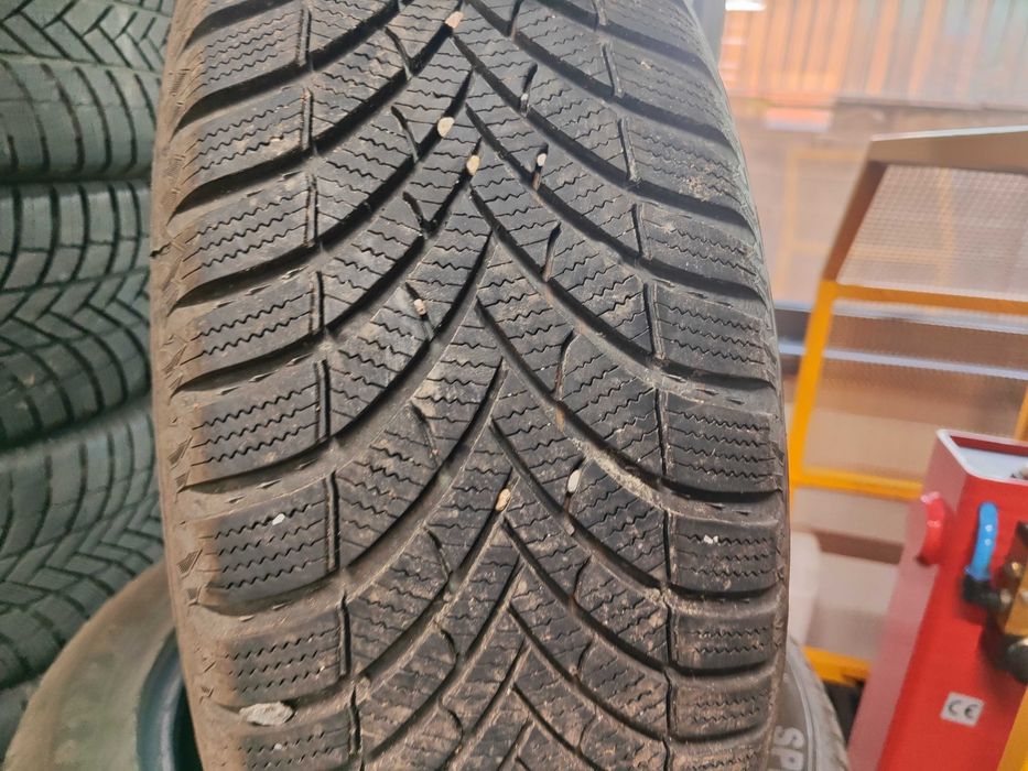 2бр.зимни гуми 215/55/17 Semperit