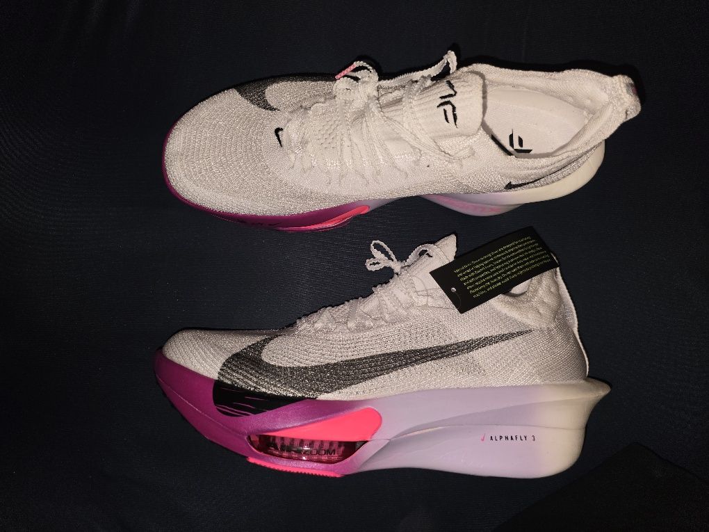 Nike Alphafly 3 (cu placa de carbon)