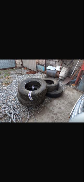 Продам. Шины летние на уаз